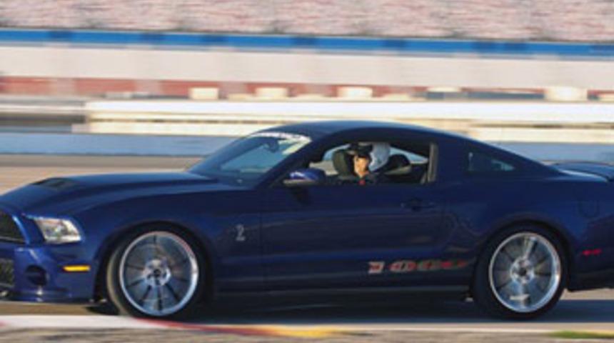 Bu Mustang, Bugatti Veyron’a Rakip!