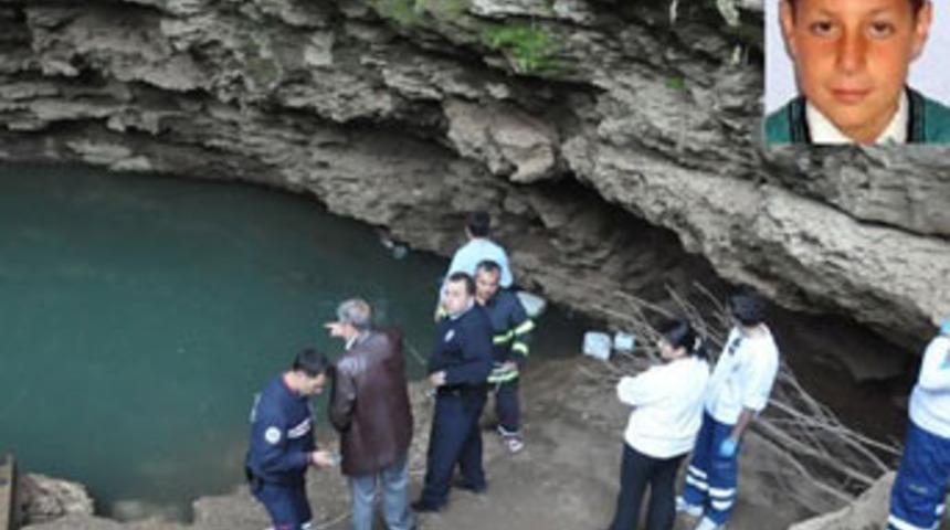 Depremden kurtuldu, g&ouml;lette boğuldu