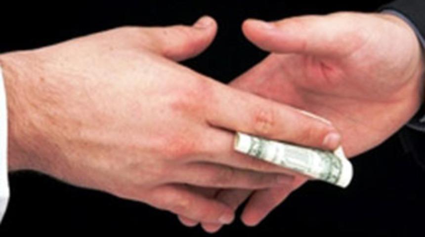 Mahkeme kâtibi rüşvet ağını itiraf etti