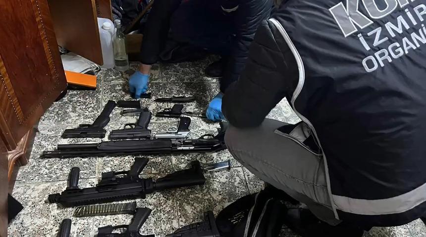 Eğlence mekanlarında terör estirip esnafa dehşet saçıyorlardı! 2 suç örgütü çökertildi