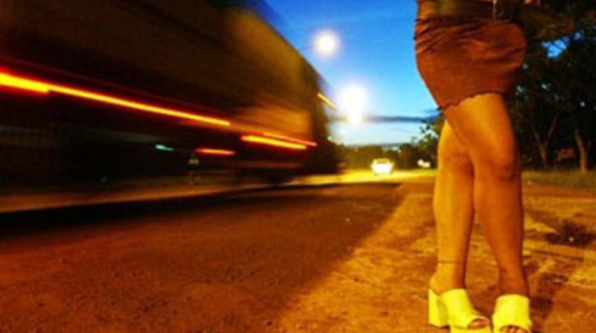 Hayat kadınlarından bankacılara protesto