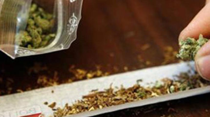 Hollanda'da turistlere marijuana yasağı!