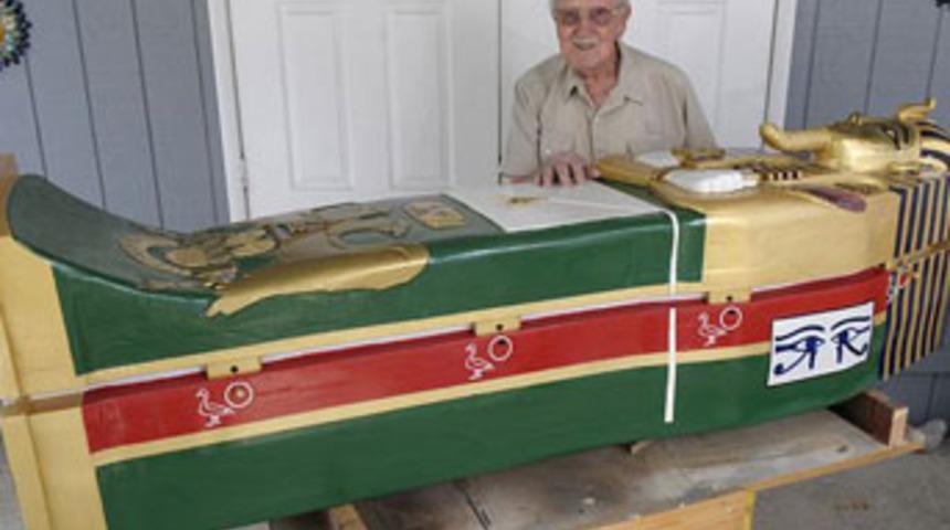 25 yıldır kendi tabutunu hazırlıyor!