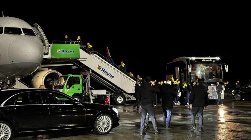 Trabzonspor maçı sonrası soyunma odasında yaşananlar ortaya çıktı! Fenerbahçe'ye halk otobüsü teklif etmişler