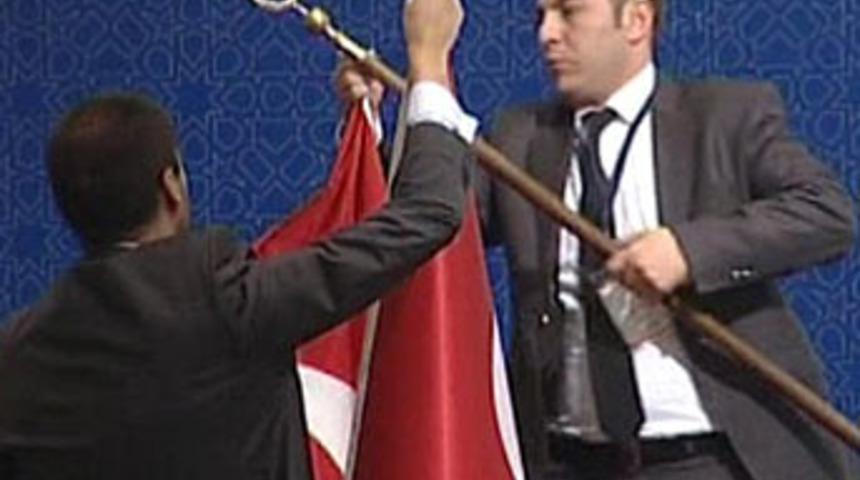 Clinton'ın T&uuml;rk bayrağı hassasiyeti