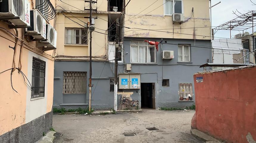 'Arkadaşımız öldürülmüş' diye polisi aradılar, cinayet silahı bakın nerede çıktı