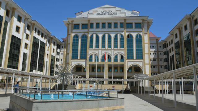 Adliyede büyük skandal! 6 kilo kokain çalınan adli emanete, 'içici memur’ verilmiş