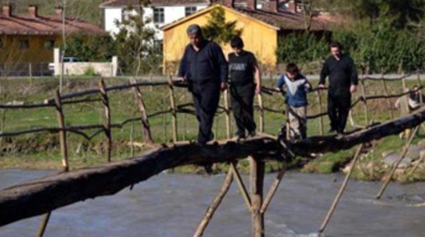 Eni 40 santimetre boyu 25 metre!