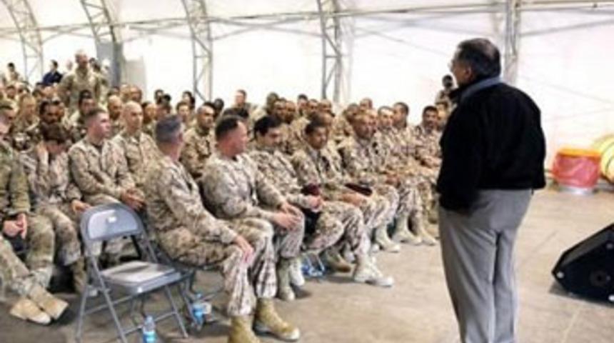 Kendi askerlerinden korktu