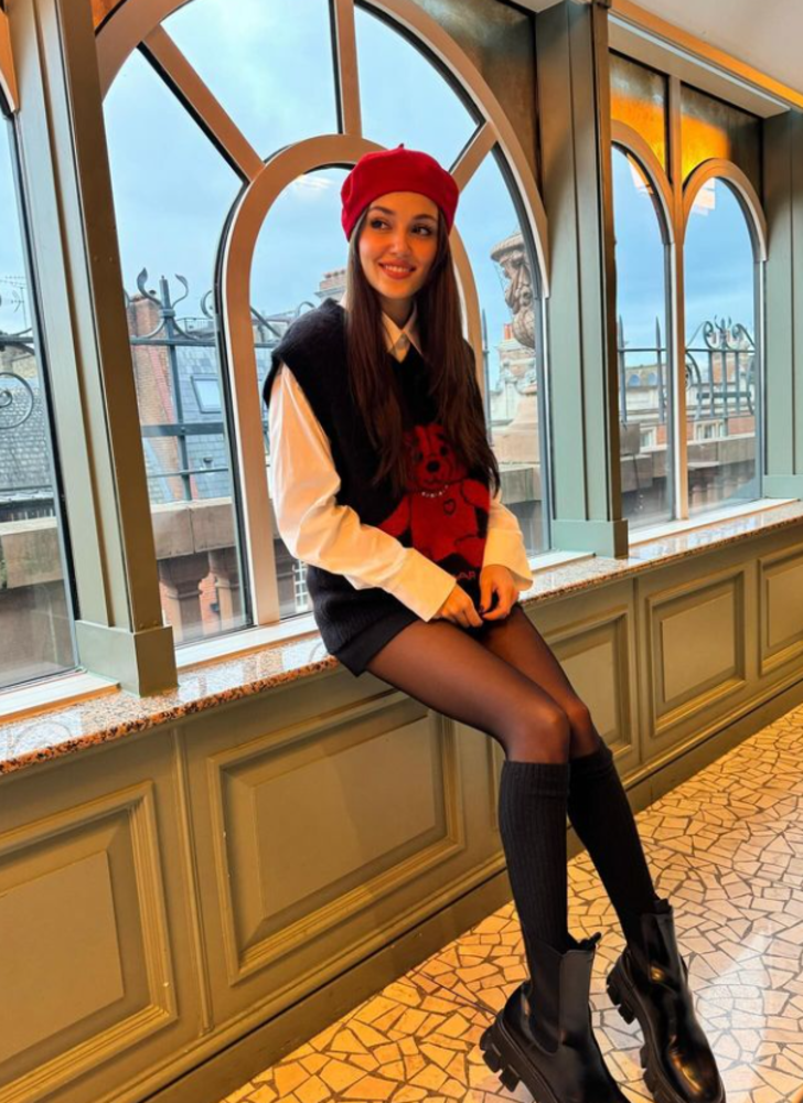 Ünlülerin sosyal medya kazançları dudak uçuklattı! En çok takipçisi olan Hande Erçel bakın 3 saniyede ne kadar kazanıyor? G3