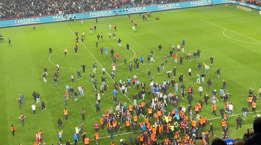Son dakika | Maçtaki skandallara karışanların kim oldukları tek tek belirlendi! "Futbolculara soruşturma yok"