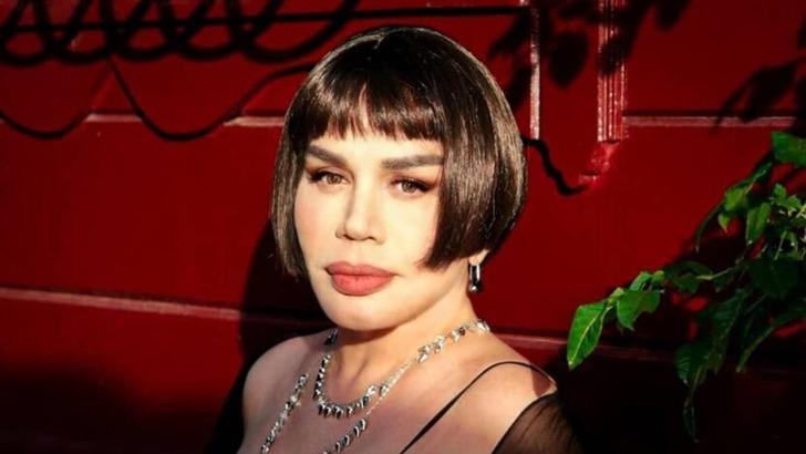 Son olarak hastaneden fotoğrafı paylaşılmıştı... Sezen Aksu uzun zaman sonra ortaya &ccedil;ıktı! 'Herkes gibi o da yaşlanıyor'