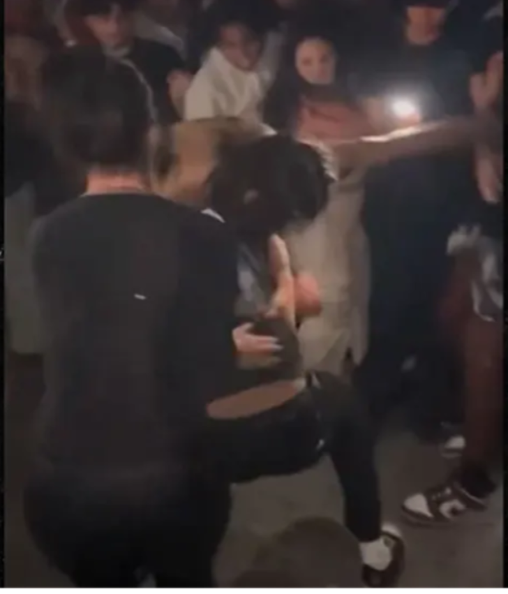 Kanye West'in konserinde ortalık karıştı! Yumruklu kavgada inanılmaz anlar G2