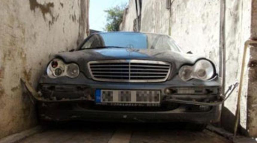 Kaçarken sıkışıp kaldı