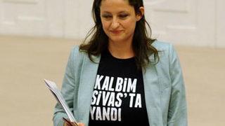 CHP'li Pavey’den tişörtlü mesaj