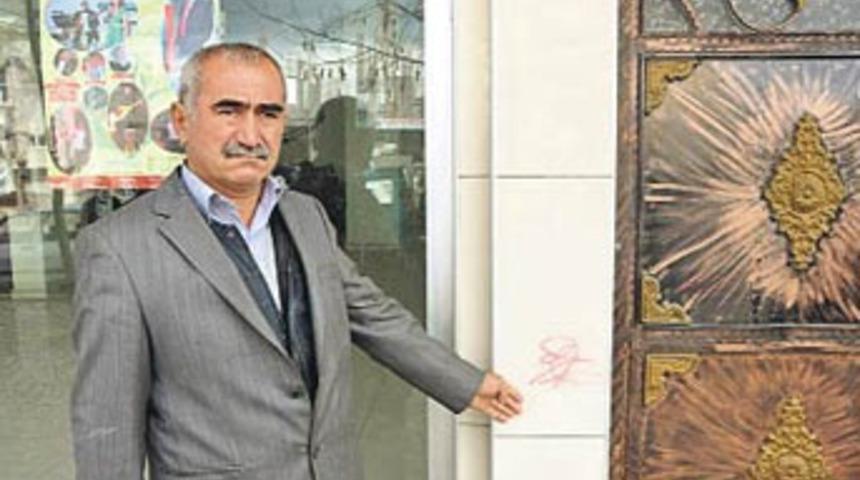 Evler işaretlenirken kameralar kararmış