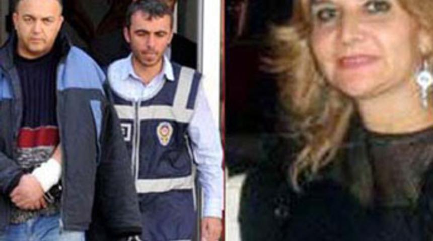 Cesedin başında bileklerini kesti!