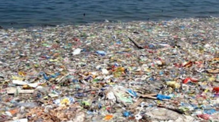 Denizden bir günde 4 bin ton çöp toplandı