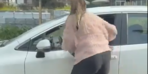 Adana trafiğinde bir kadın, tartıştığı kadın sürücüyü otomobilinin içinde darp etti!