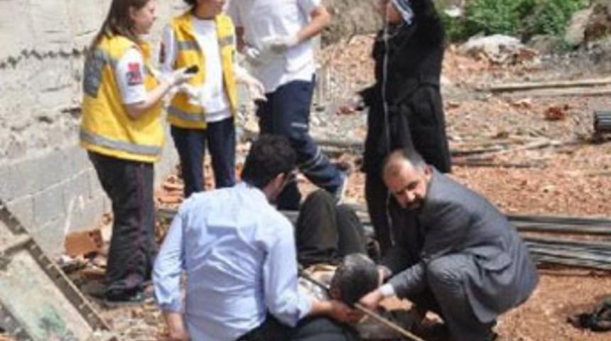 İnşaat demiri ok gibi saplandı