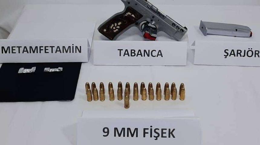 Kayseri'de 2 kişi sentetik uyuşturucu ve tabancayla yakalandı