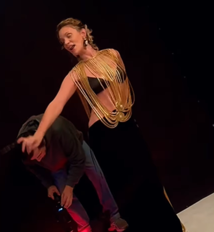 Kızılcık Şerbeti'nin Dilruba'sı Farah Zeynep Abdullah dansıyla sosyal medyayı salladı! Oryantal kıyafeti olay oldu G3