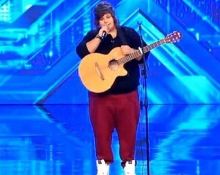 X Factor yarışmasında jürilerin ayakta alkışladığı Ferah Zeydan'ın verdiği kilolar dikkat çekti! Değişimini görenler tanıyamadı G1