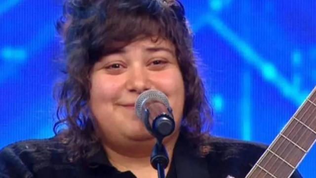 X Factor yarışmasında jürilerin ayakta alkışladığı Ferah Zeydan'ın verdiği kilolar dikkat çekti! Değişimini görenler tanıyamadı