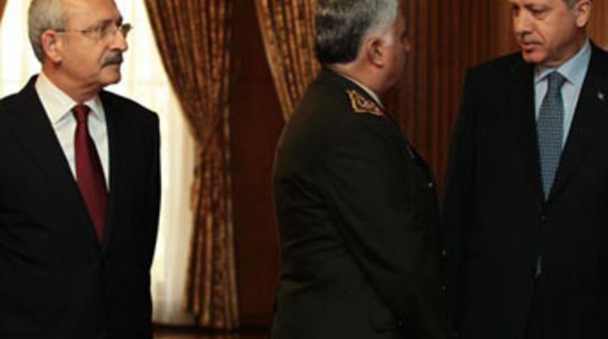 Sadece onlarla tokalaştı!