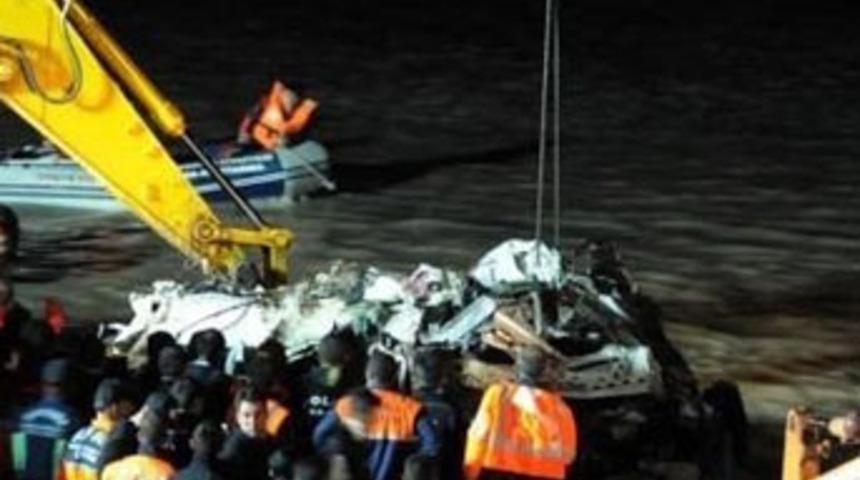 Kayıp minib&uuml;sten 3 ceset &ccedil;ıktı