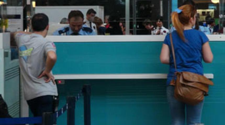 Pasaport kontrolünde 'ses kaydı' dönemi