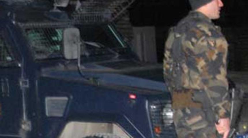 PKK yol kesti, propaganda yapıp ka&ccedil;tı