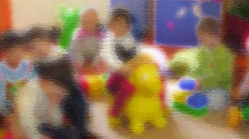 Bez bebekle oynuyor diye kreşten attılar