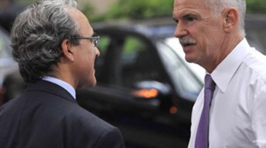 Papandreu Cihangir'de dışarıya oturamadı