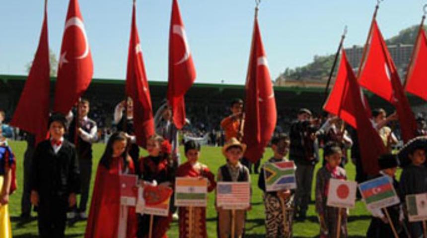 Valinin 'Irk&ccedil;ılık' endişesi y&uuml;z yıkattı