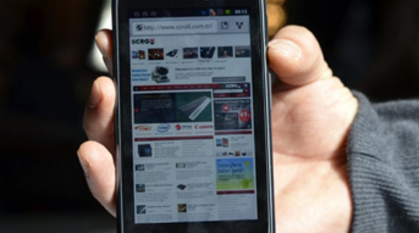 Motorola Razr T&uuml;rkiye&rsquo;de!