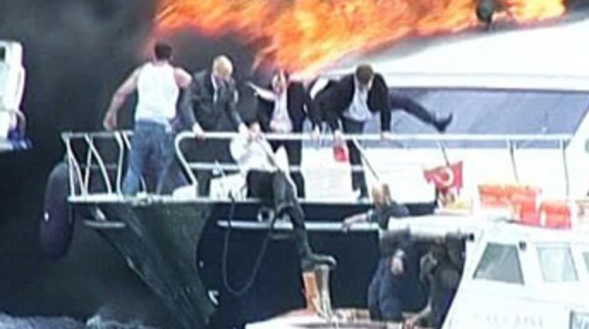 Ahırkapı'da tekne yandı!