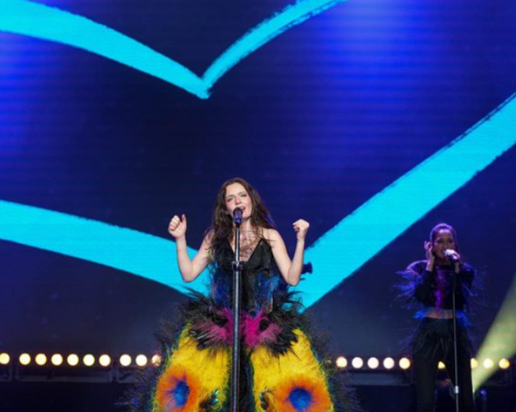 Nil Karaibrahimgil ve eşi Serdar Erener Akaretler'deki evlerini kapatıp şehri terk ettiler! Orman içindeki eve yerleştiler  G1