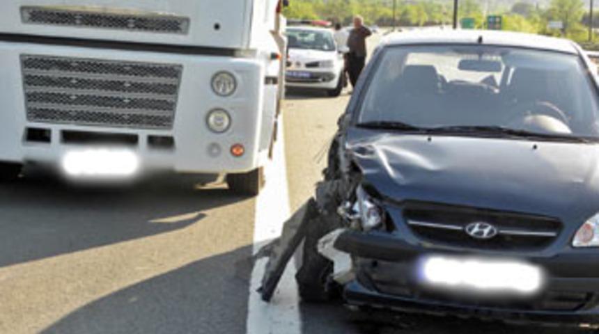 Bakırköy'de kaza: 3 yaralı