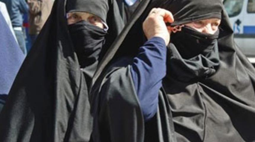 H&acirc;kim: Bu sen misin, Sanık: Emin değilim