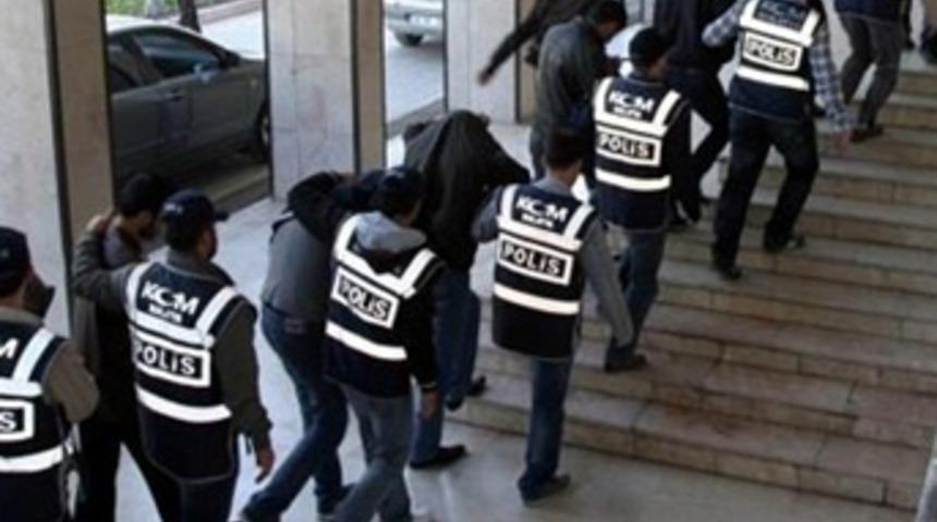 &Uuml;yeleri arasında okul m&uuml;d&uuml;r&uuml; ve avukat var!