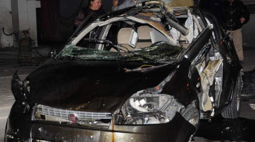 Kafası kopan s&uuml;r&uuml;c&uuml; hayatını kaybetti