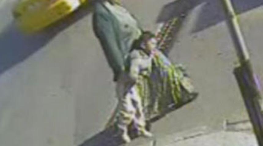 &Ccedil;ocuk ka&ccedil;ırma anı g&uuml;venlik kamerasında