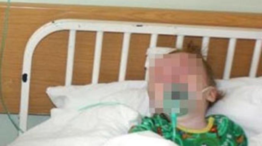 10 aylık bebeğini hastanelik etti!