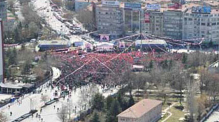 G&ouml;k&ccedil;ek'in fotoğrafının foyası ortaya &ccedil;ıktı