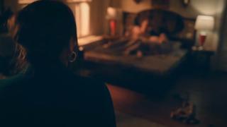 Sandık Kokusu'ndaki yatak sahnesi sosyal medyayı salladı! Filiz kızıyla evlenen eski eşini basınca...