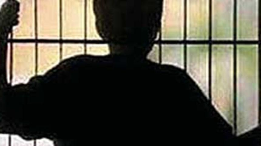 &Ccedil;ocuk mahkuma tecav&uuml;z dehşeti