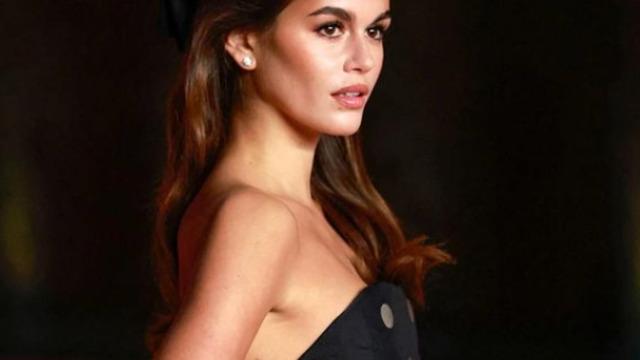 Cindy Crawford'un kızı Kaia Gerber dergi için poz verdi! 'Annesinin kızı'