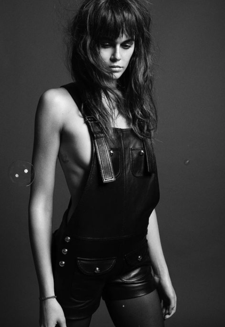 Cindy Crawford'un kızı Kaia Gerber dergi için poz verdi! 'Annesinin kızı' G3