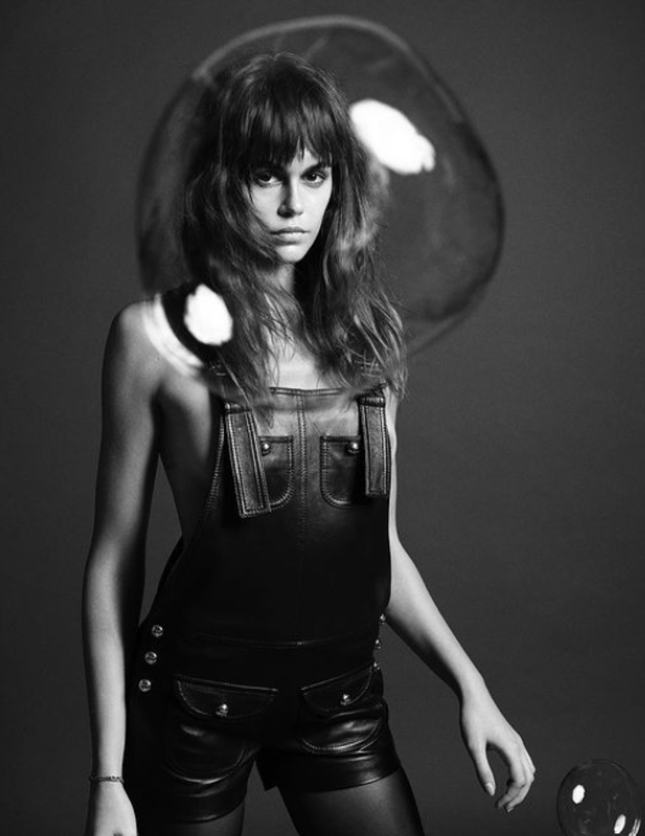 Cindy Crawford'un kızı Kaia Gerber dergi için poz verdi! 'Annesinin kızı' G5